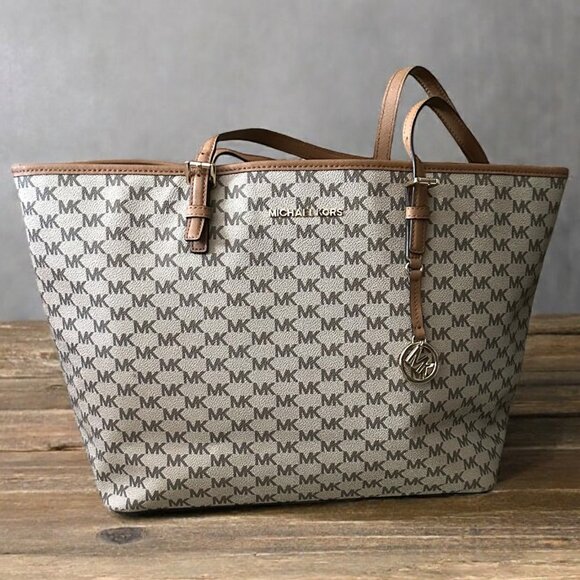 MICHAEL Michael Kors Handbags - Michael Kors - Signature Large Beige/Tan Jet Set Travel Tote